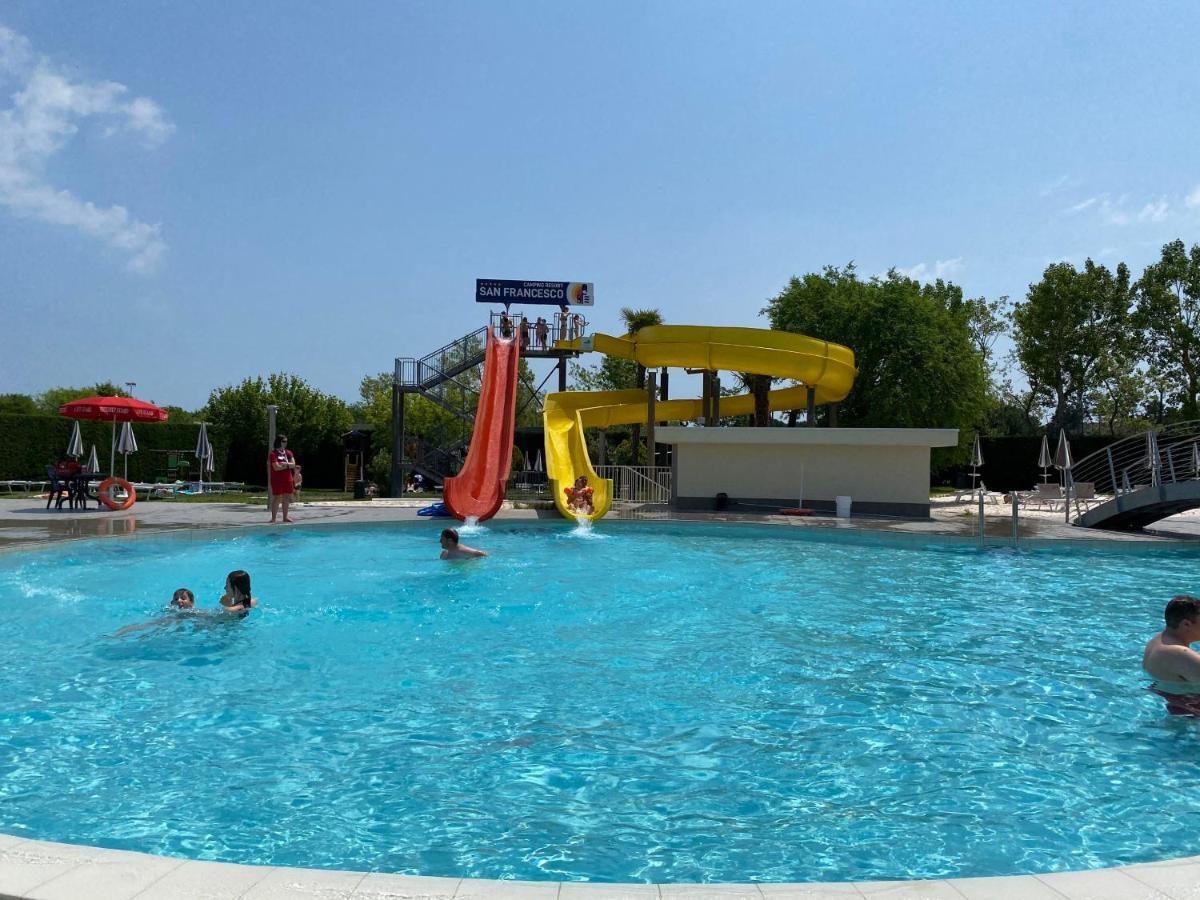 דונה ורדה Volare Camp In Villaggio San Francesco מראה חיצוני תמונה